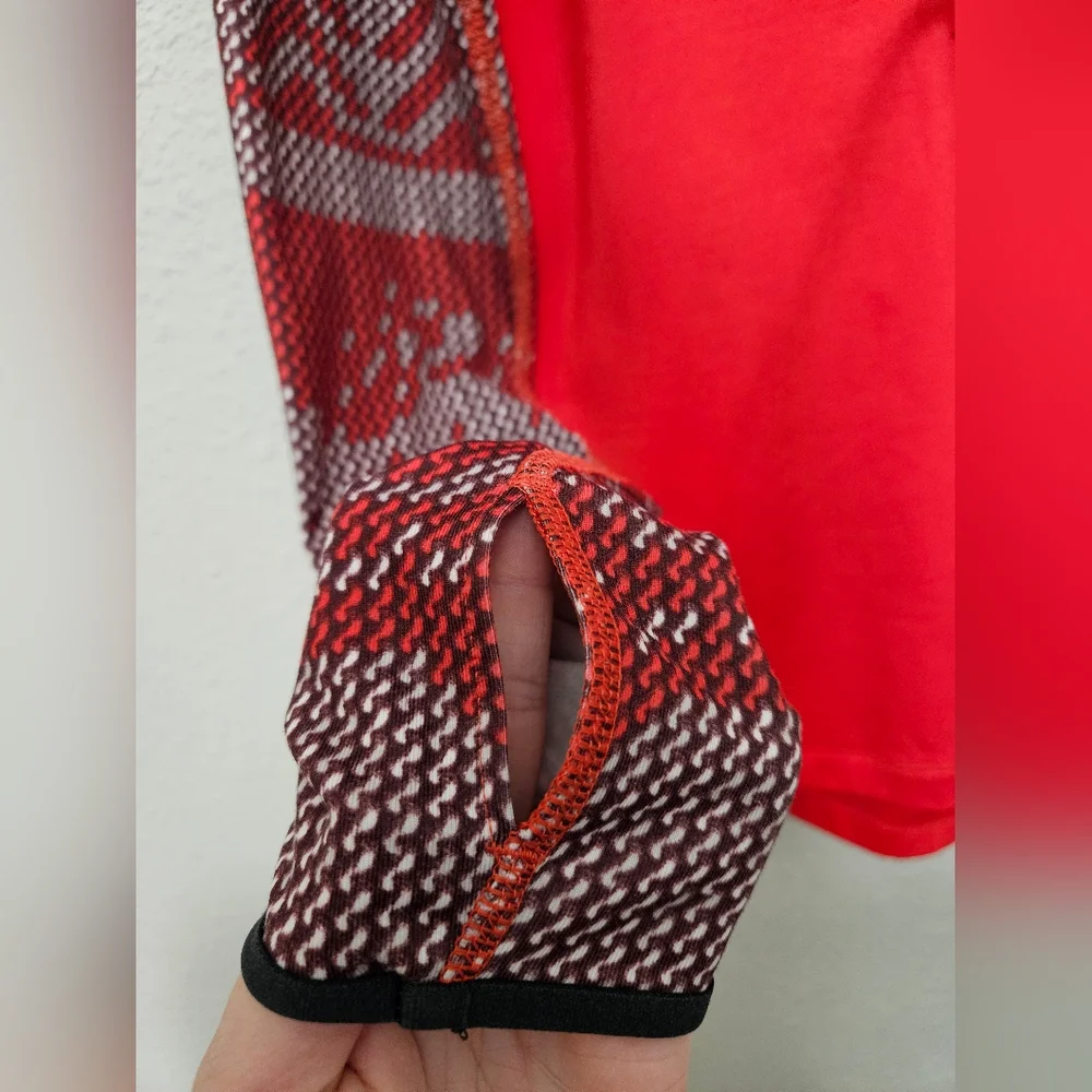Nike Pro Dri Fit Small 1/2 Half Zip Red Geometric Sleeve Pullover Top Running